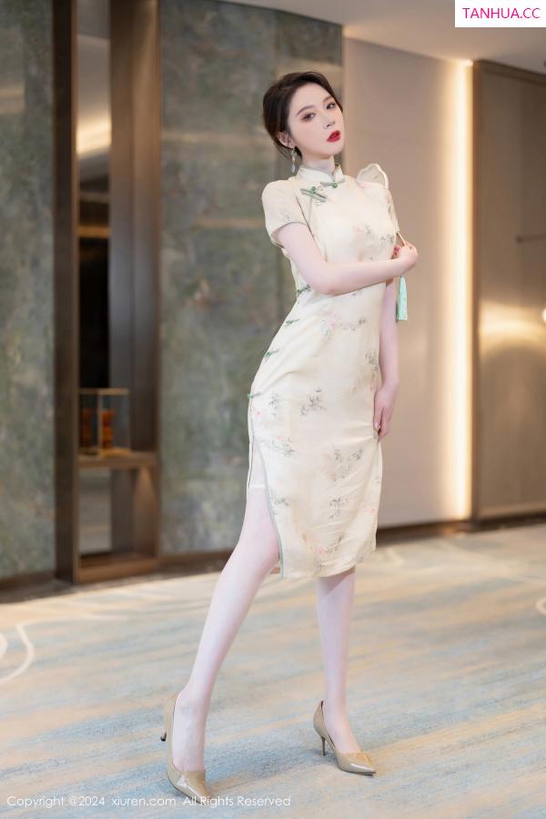 梦心玥  [XiuRen]高清写真图 2024.05.07 No.8497 梦心玥 丝袜美腿第14张图片
